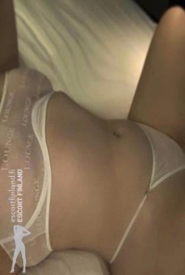 Samettinen Isla  Escort Akaa